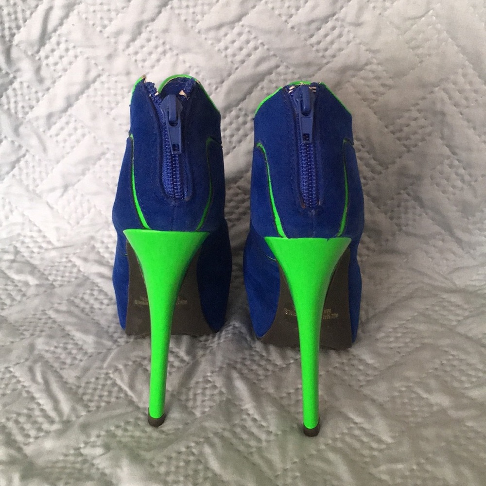 Heels - Picture 2 of 3